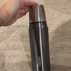 Thermos Metallic Gray Insulated Bottle